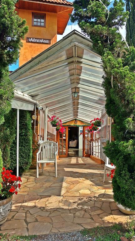 Inn Alpenhaus 2*